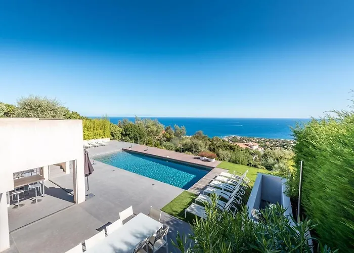 Vue Panoramique Sur La Baie De St Tropez