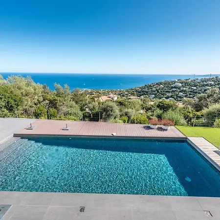 Villa Vue Panoramique Sur La Baie De St Tropez Les Issambres Exterior foto